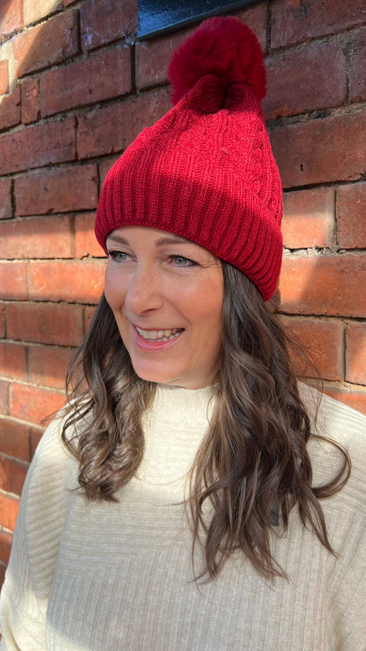Ribbed Big Cable Knit Bobble Hat